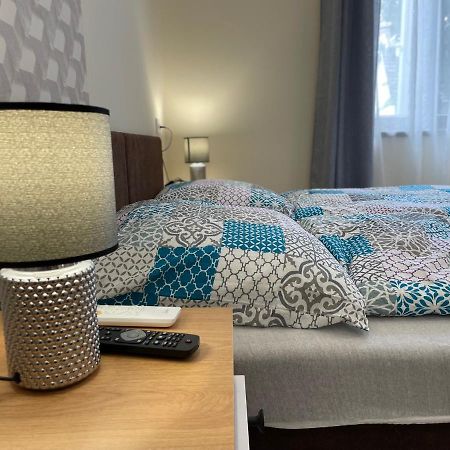 Kovacs Apartmanhaz Kiskunhalas Exteriör bild
