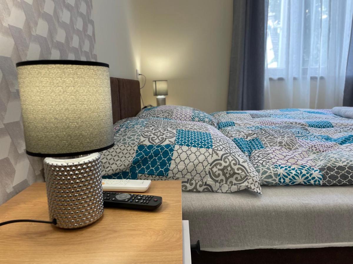 Kovacs Apartmanhaz Kiskunhalas Exteriör bild