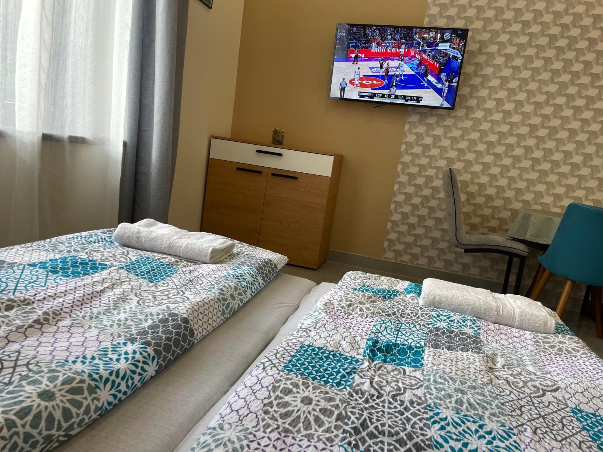 Kovacs Apartmanhaz Kiskunhalas Rum bild