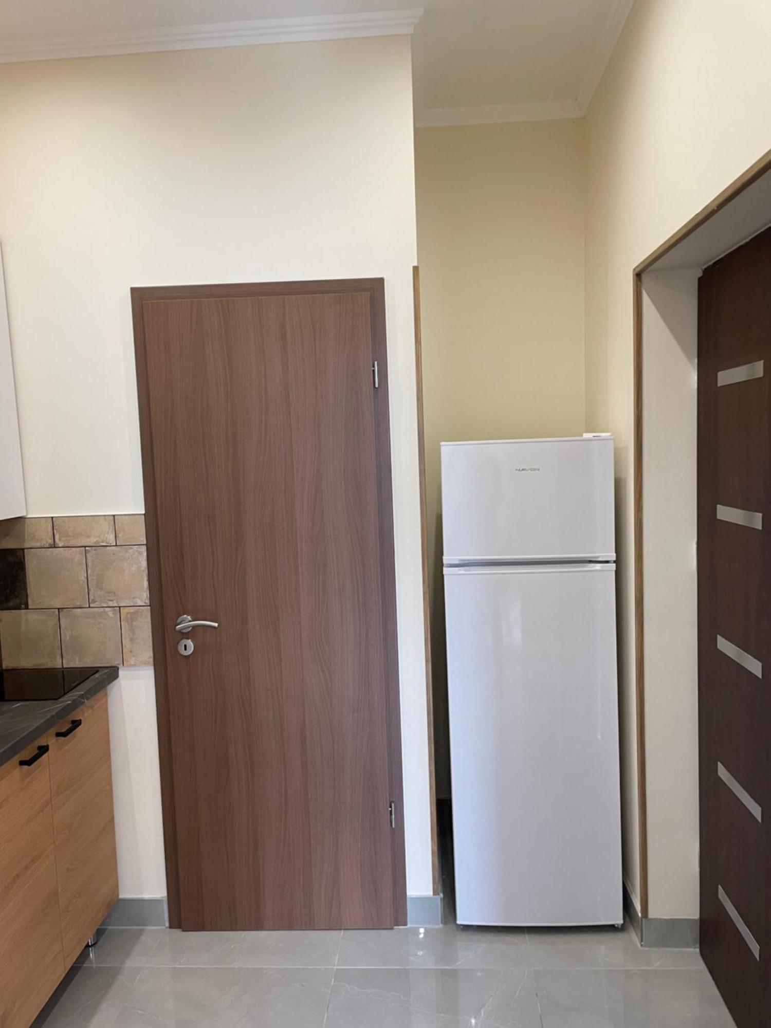 Kovacs Apartmanhaz Kiskunhalas Rum bild
