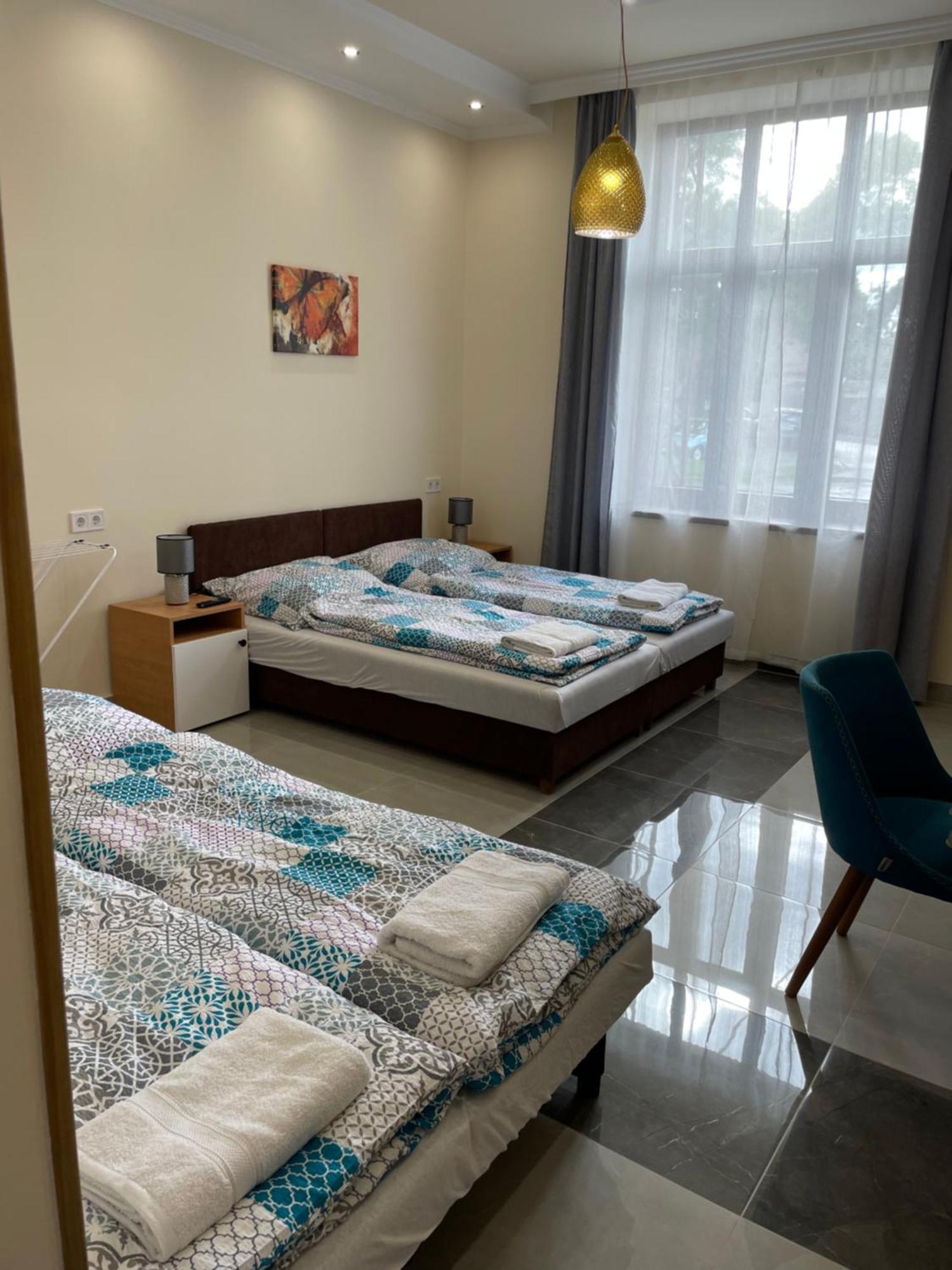 Kovacs Apartmanhaz Kiskunhalas Rum bild