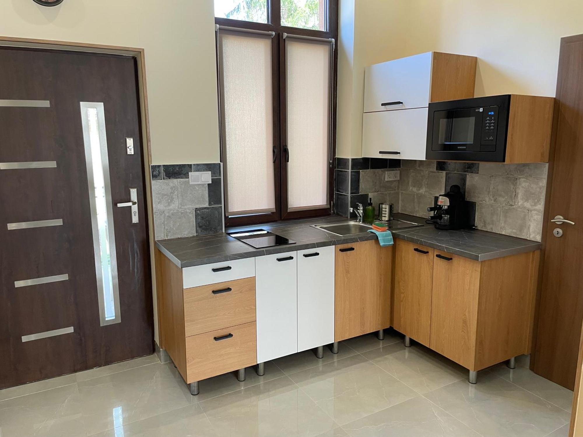 Kovacs Apartmanhaz Kiskunhalas Rum bild