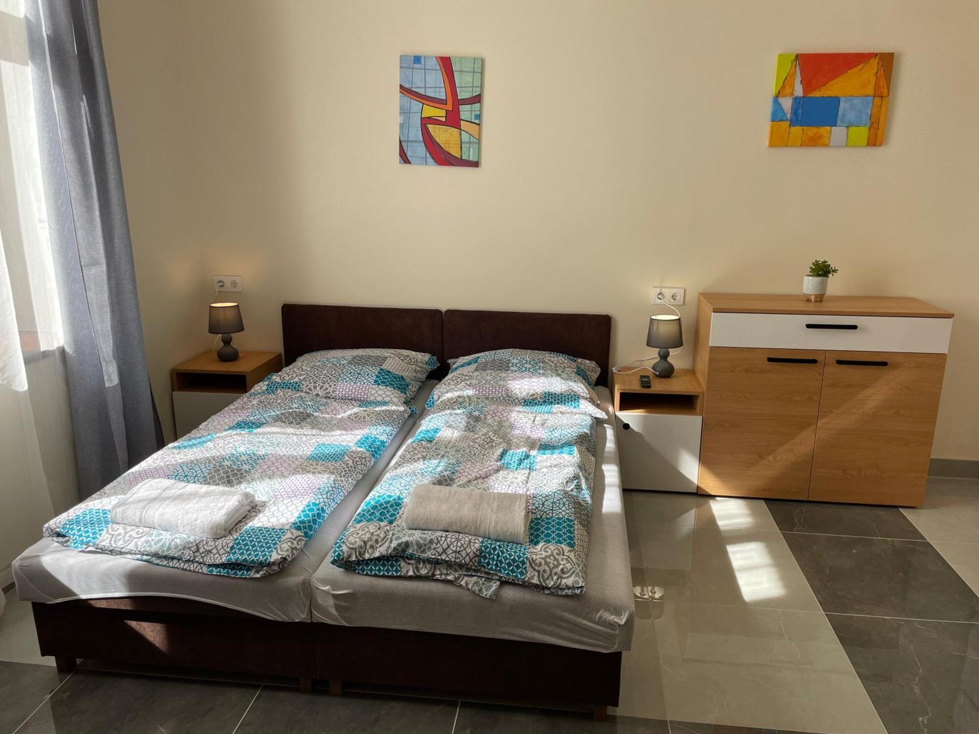 Kovacs Apartmanhaz Kiskunhalas Rum bild