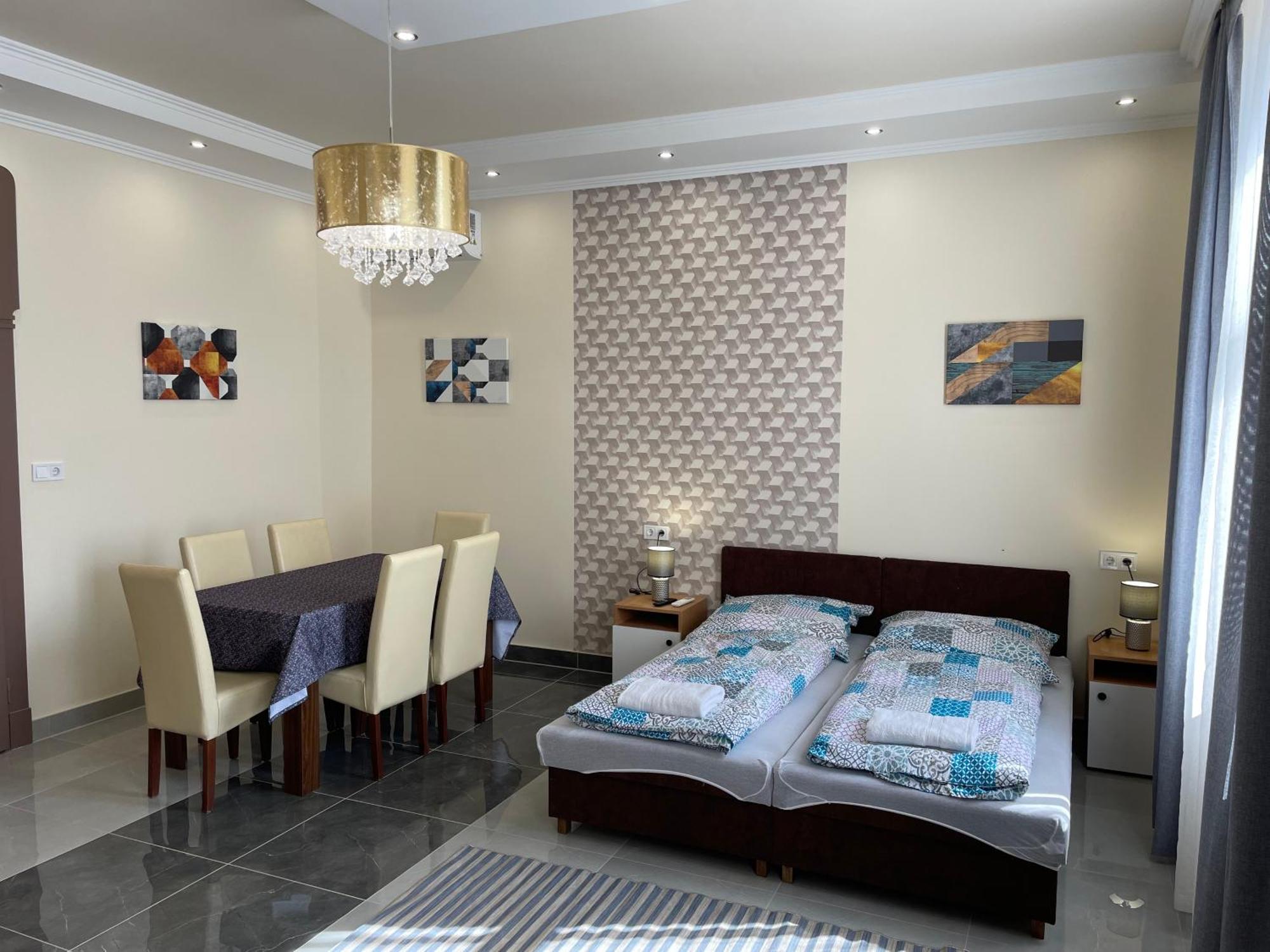 Kovacs Apartmanhaz Kiskunhalas Rum bild