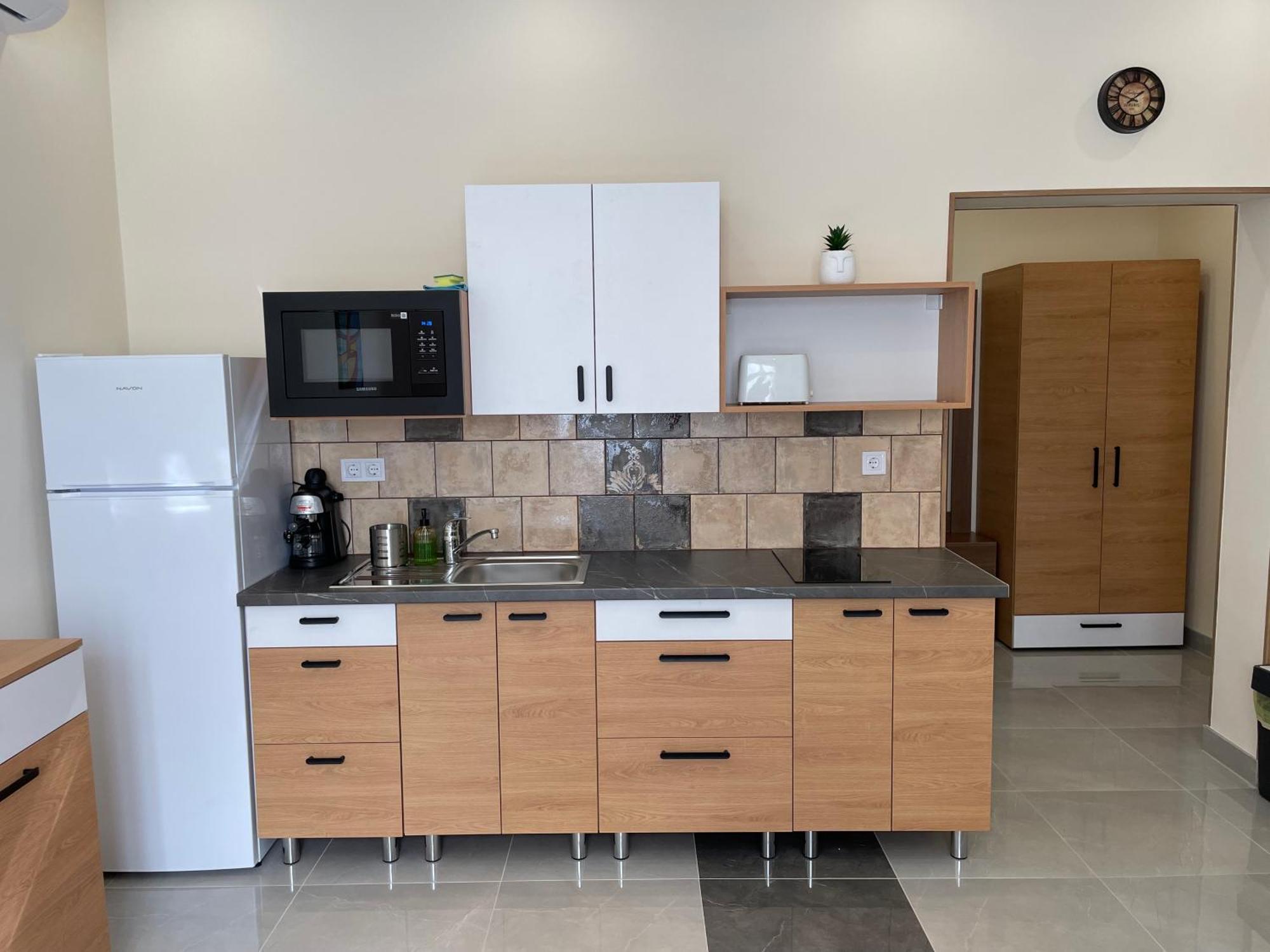 Kovacs Apartmanhaz Kiskunhalas Rum bild