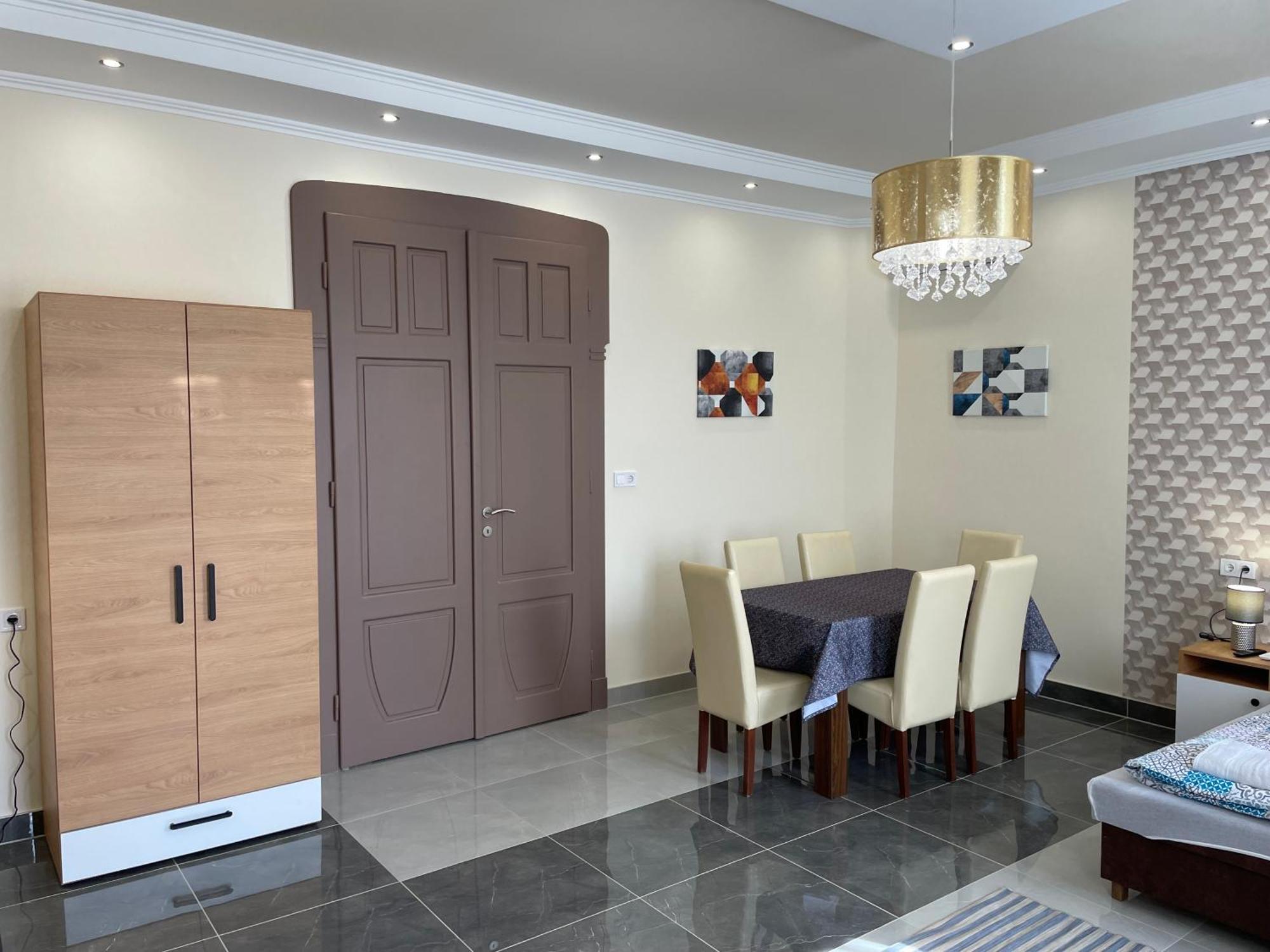 Kovacs Apartmanhaz Kiskunhalas Rum bild