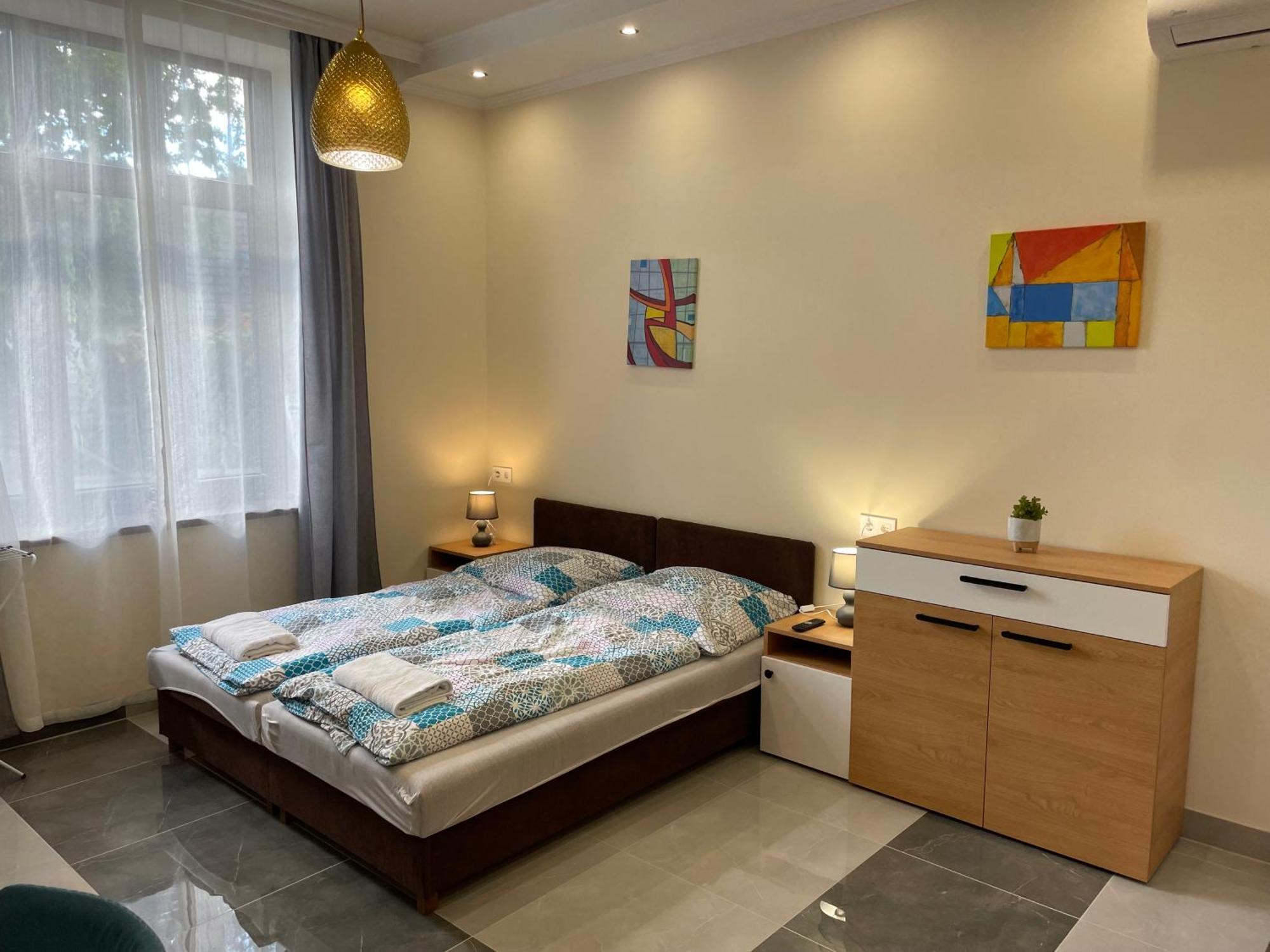 Kovacs Apartmanhaz Kiskunhalas Rum bild