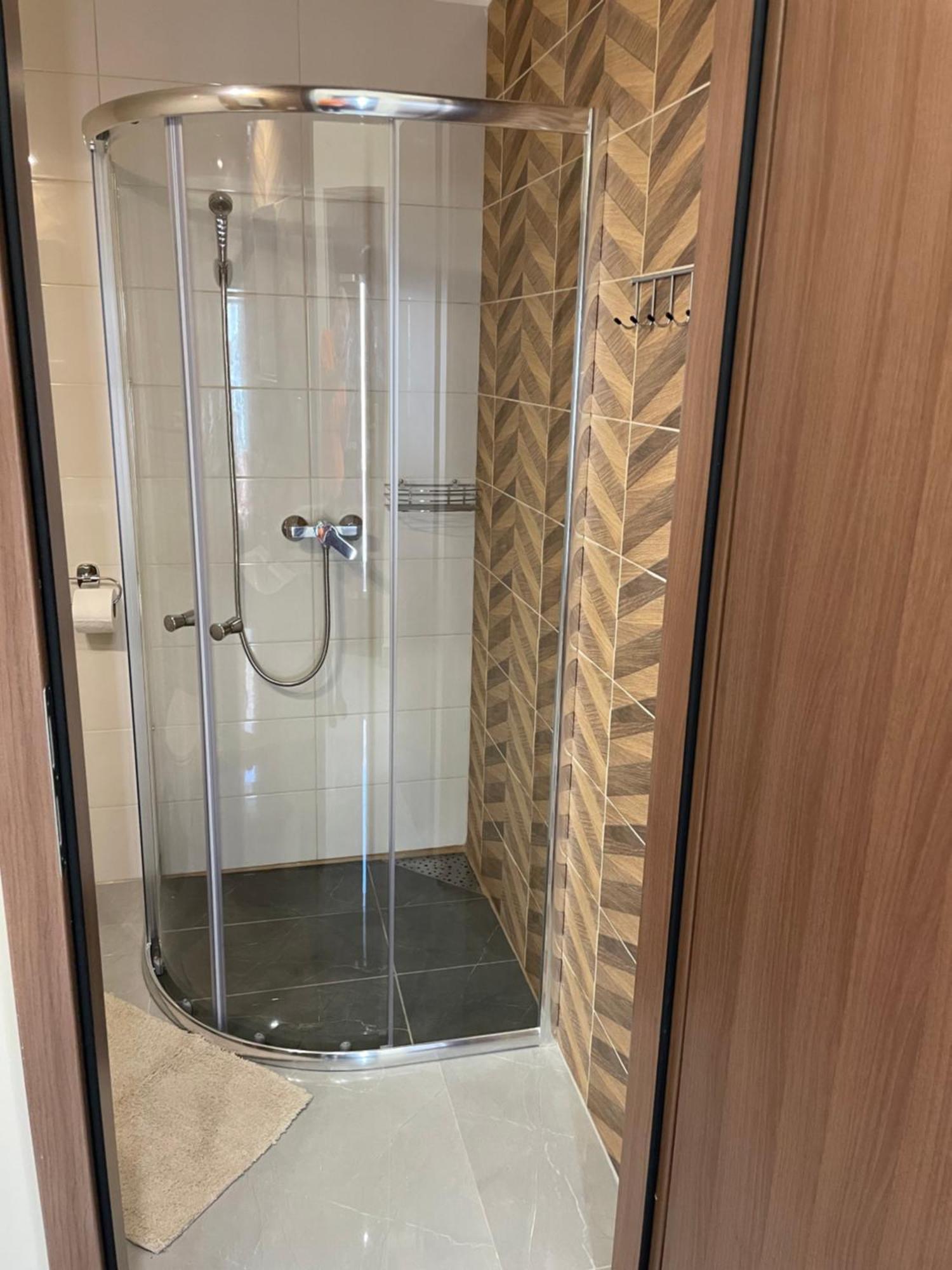 Kovacs Apartmanhaz Kiskunhalas Rum bild