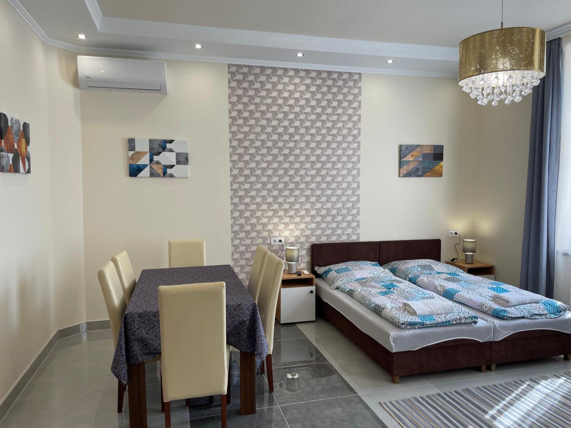 Kovacs Apartmanhaz Kiskunhalas Rum bild