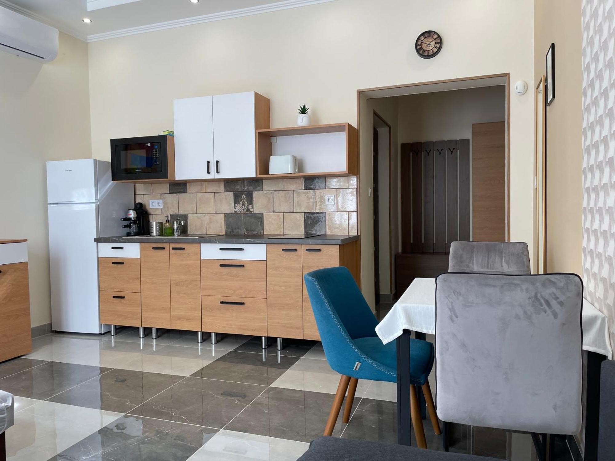 Kovacs Apartmanhaz Kiskunhalas Rum bild